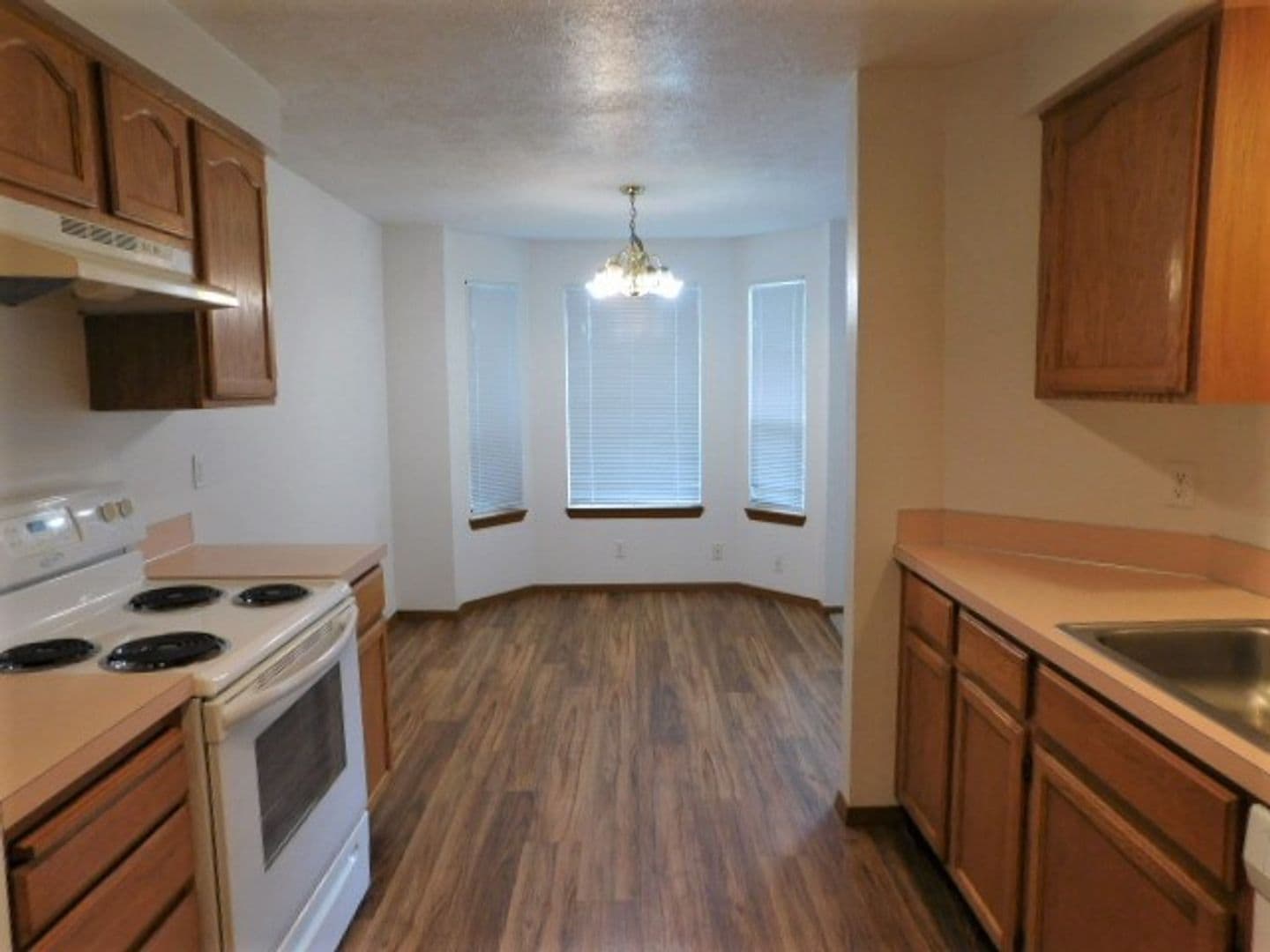 Keizer Apartment: 181 & 183 Delta Ct N