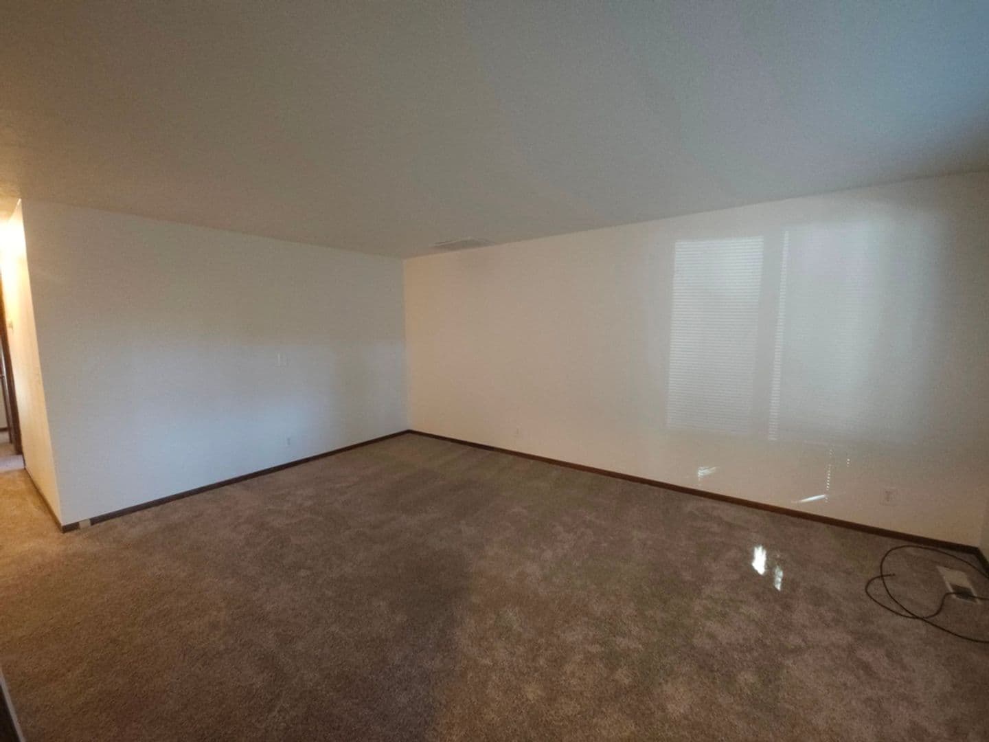 Salem House: 489 Wormwood St SE