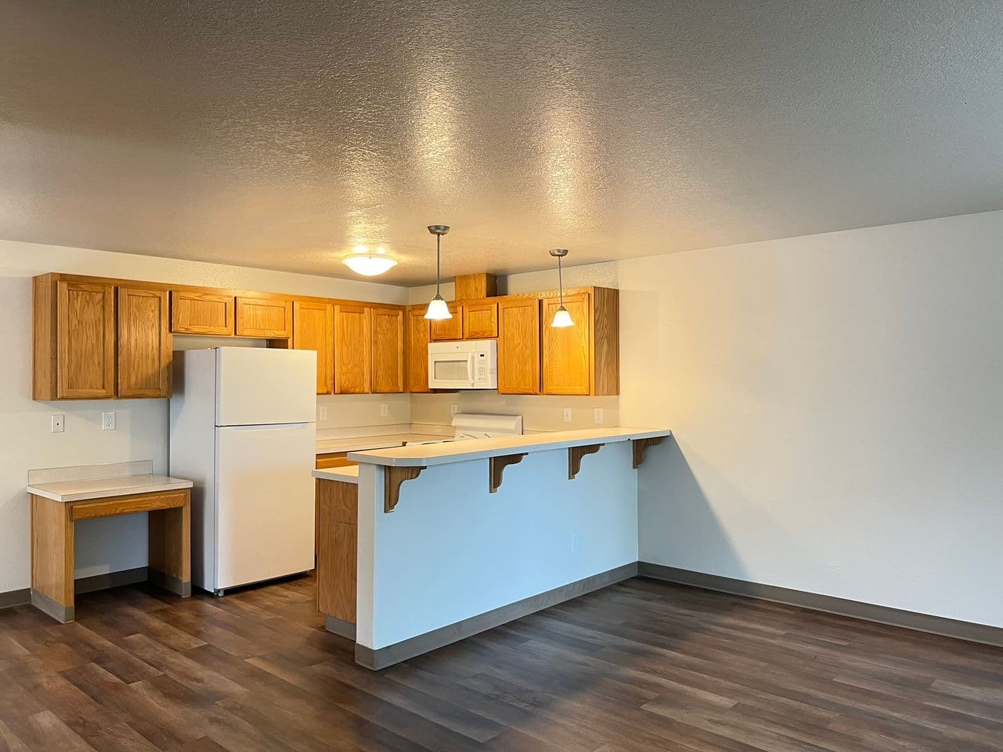 Salem Apartment: 620-636 Browning Ave S