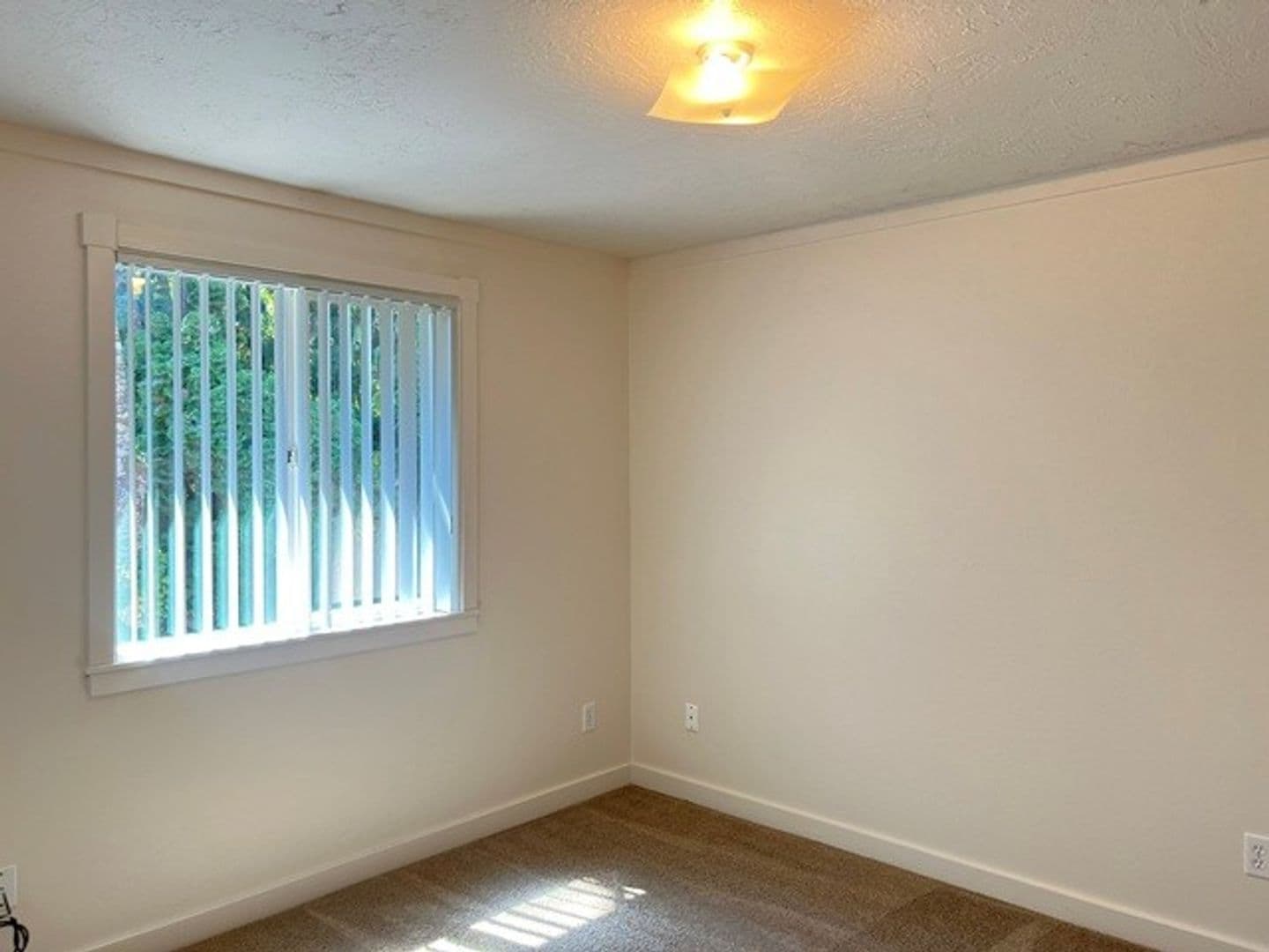 Stayton House: 1274 E Santiam St