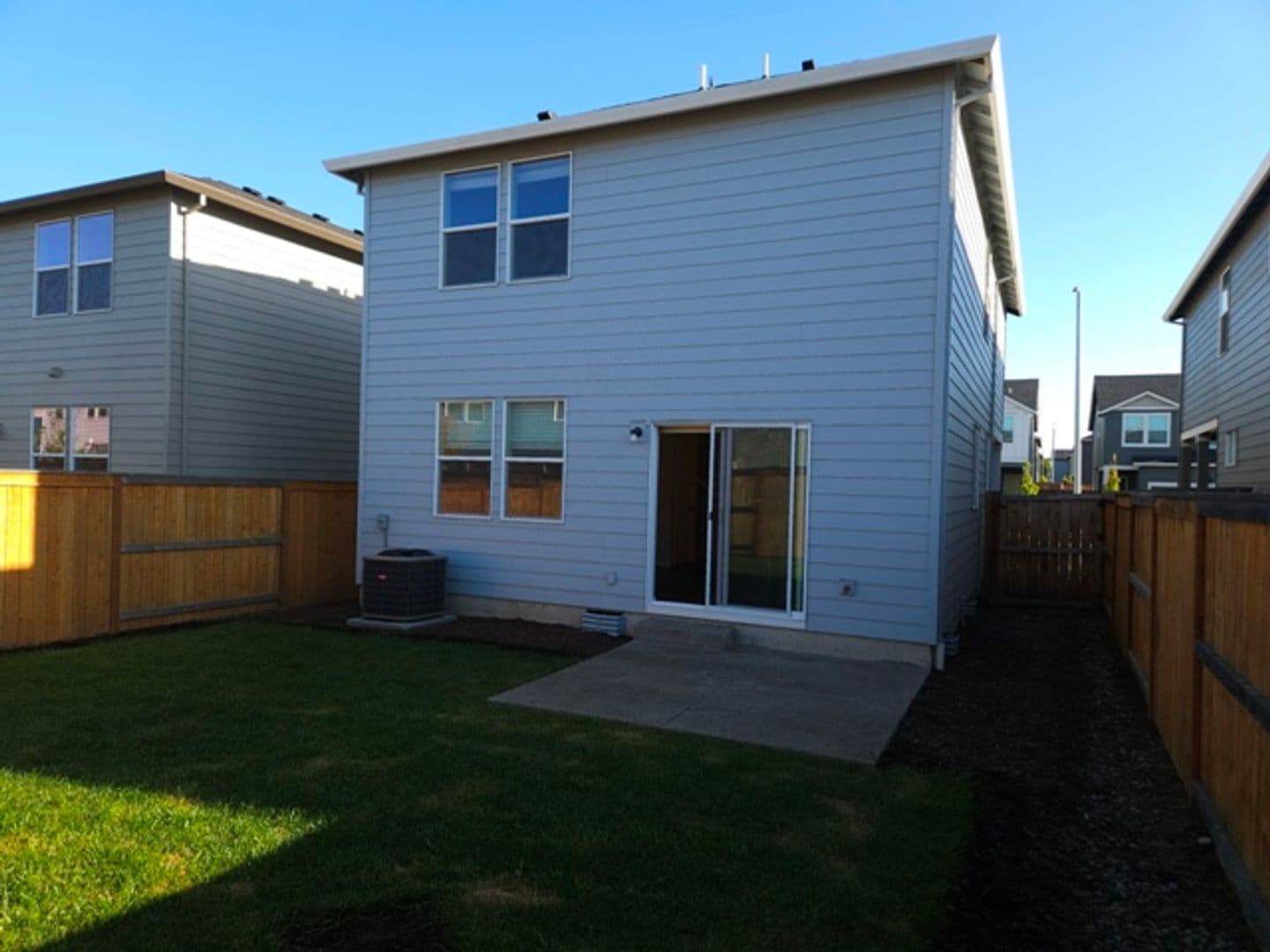 Salem House: 4817 Thyme Ave NE