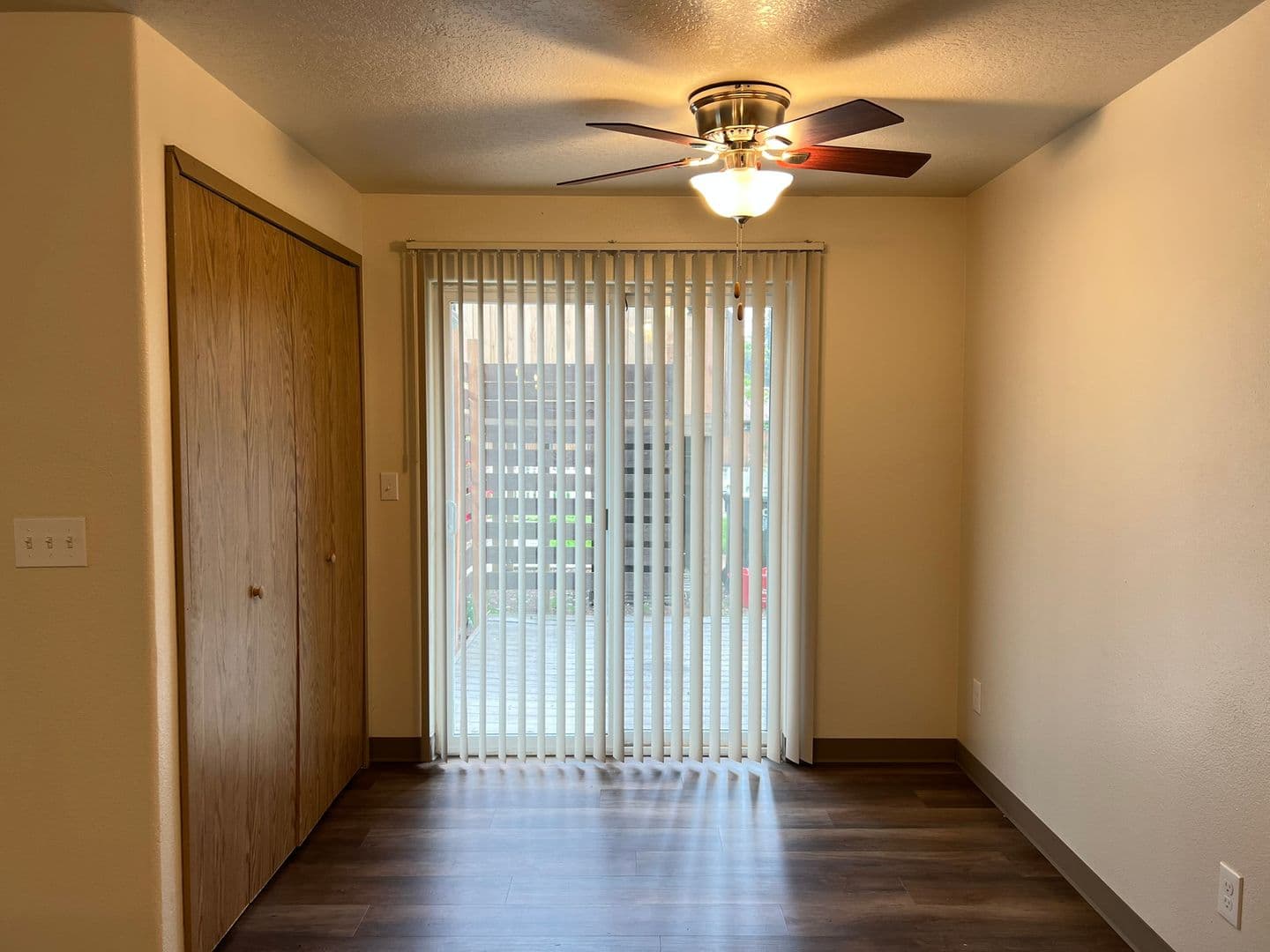 Salem Apartment: 620-636 Browning Ave S