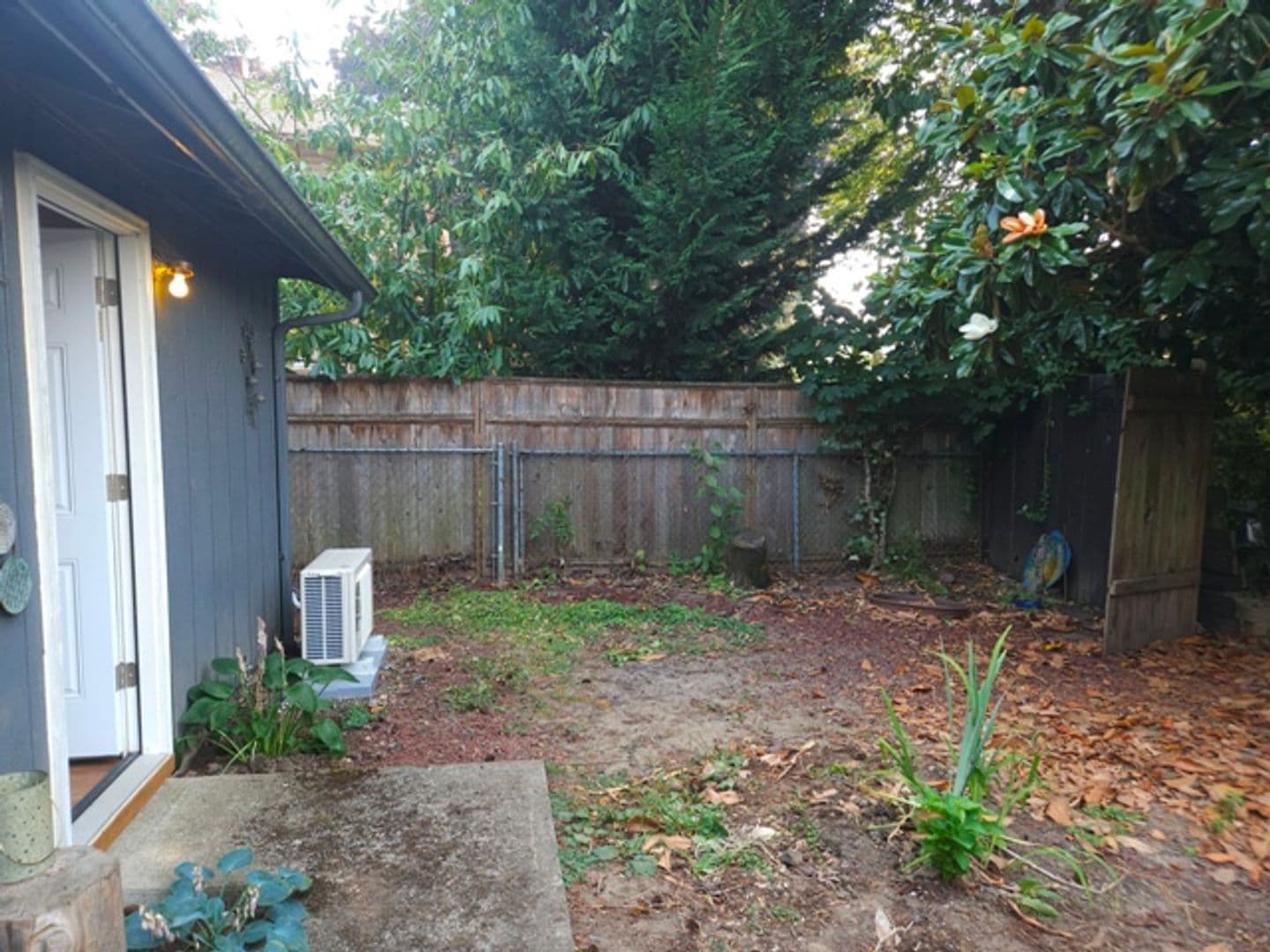 Salem Apartment: 263/267 20th St SE