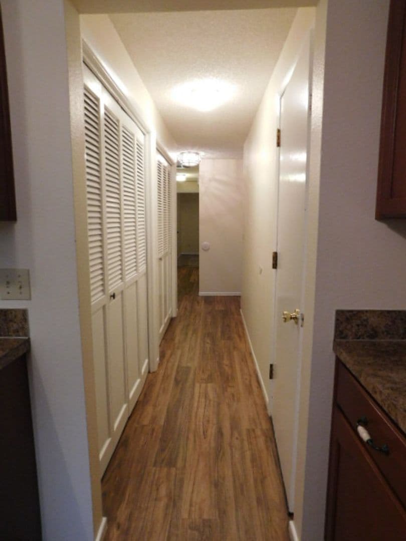Salem House: 5127 Sprice Ct SE