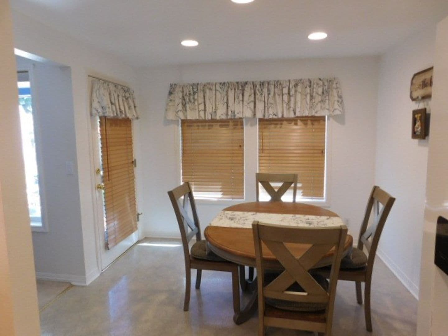 Keizer House: 6094 Kite Ct N