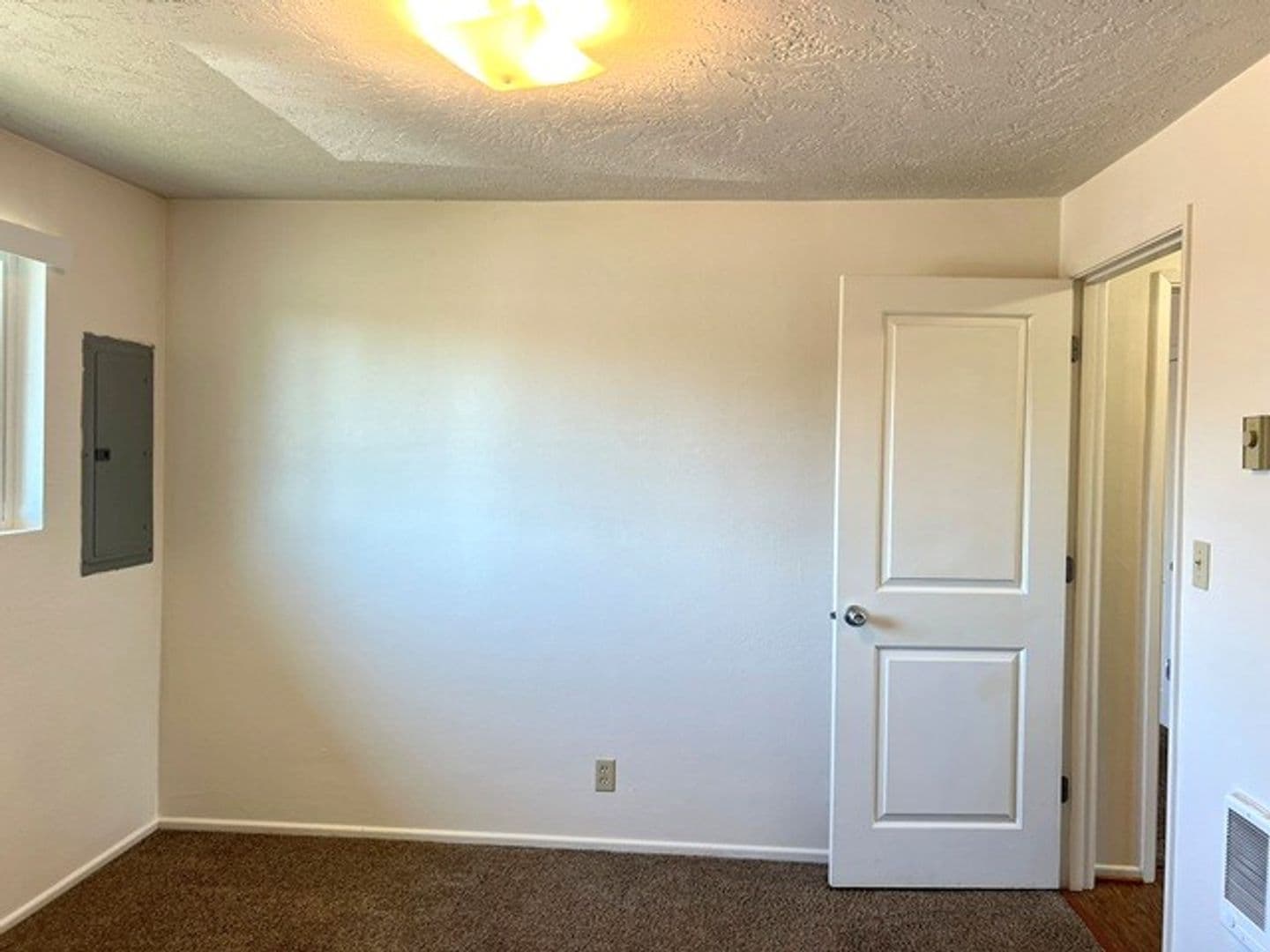 Stayton Apartment: 1125 Wyatt Ave