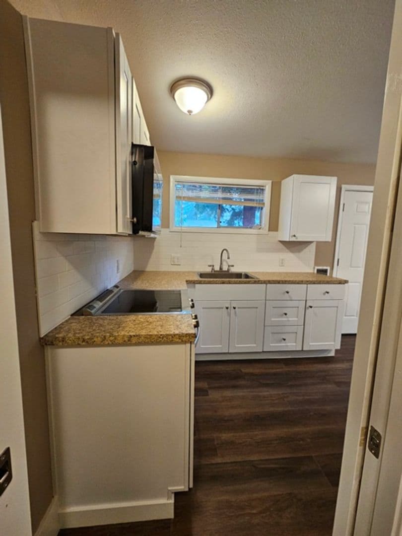Keizer Apartment: 1731 Wildwood Pl NE