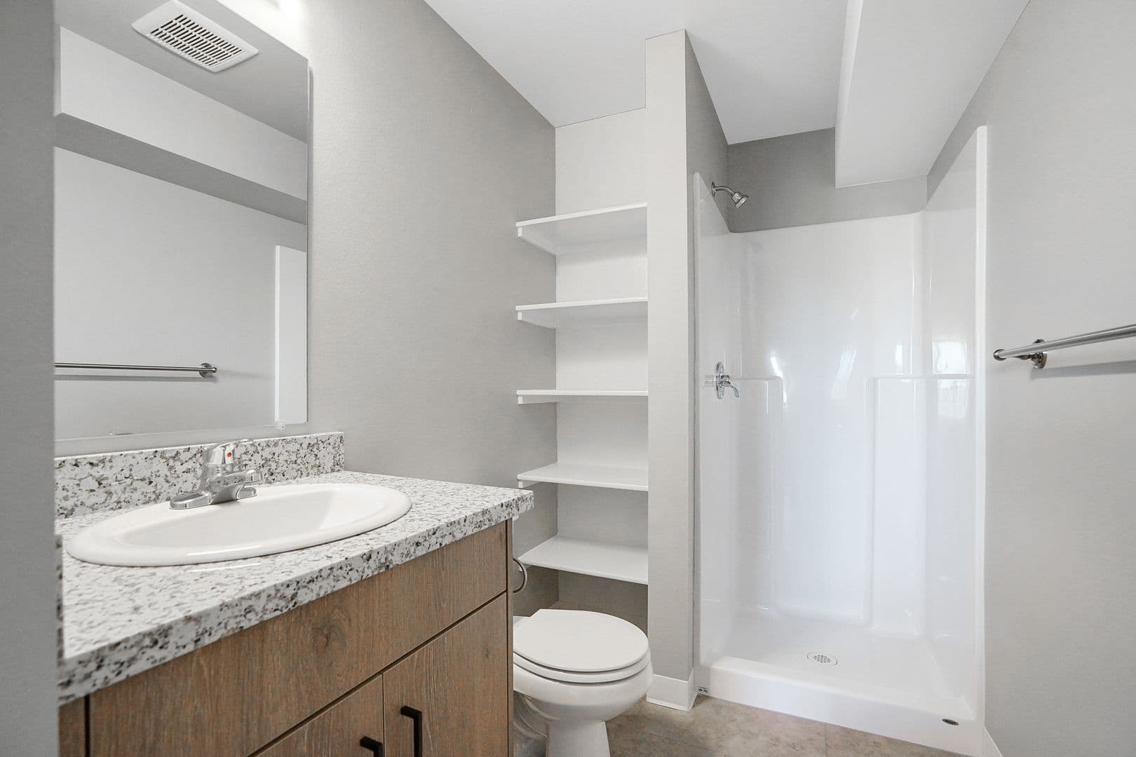 Carlton Apartment: 354 S 8th St #22