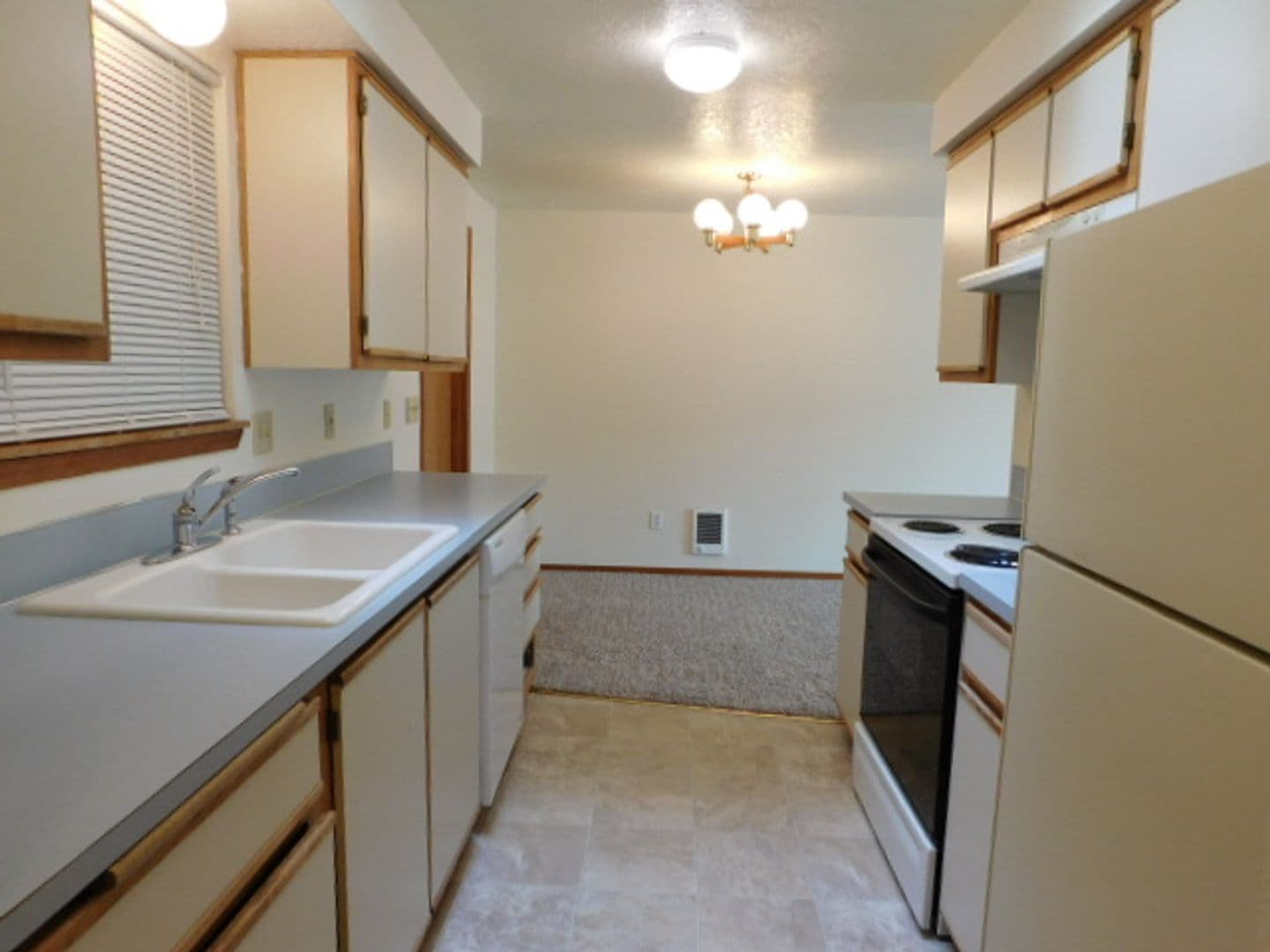 Stayton Apartment: 1520 & 1522 Jay Ct