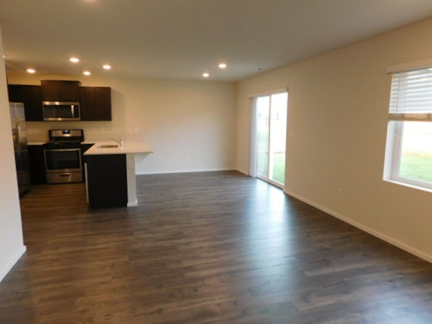 Salem House: 4737 Navigation Ave NE
