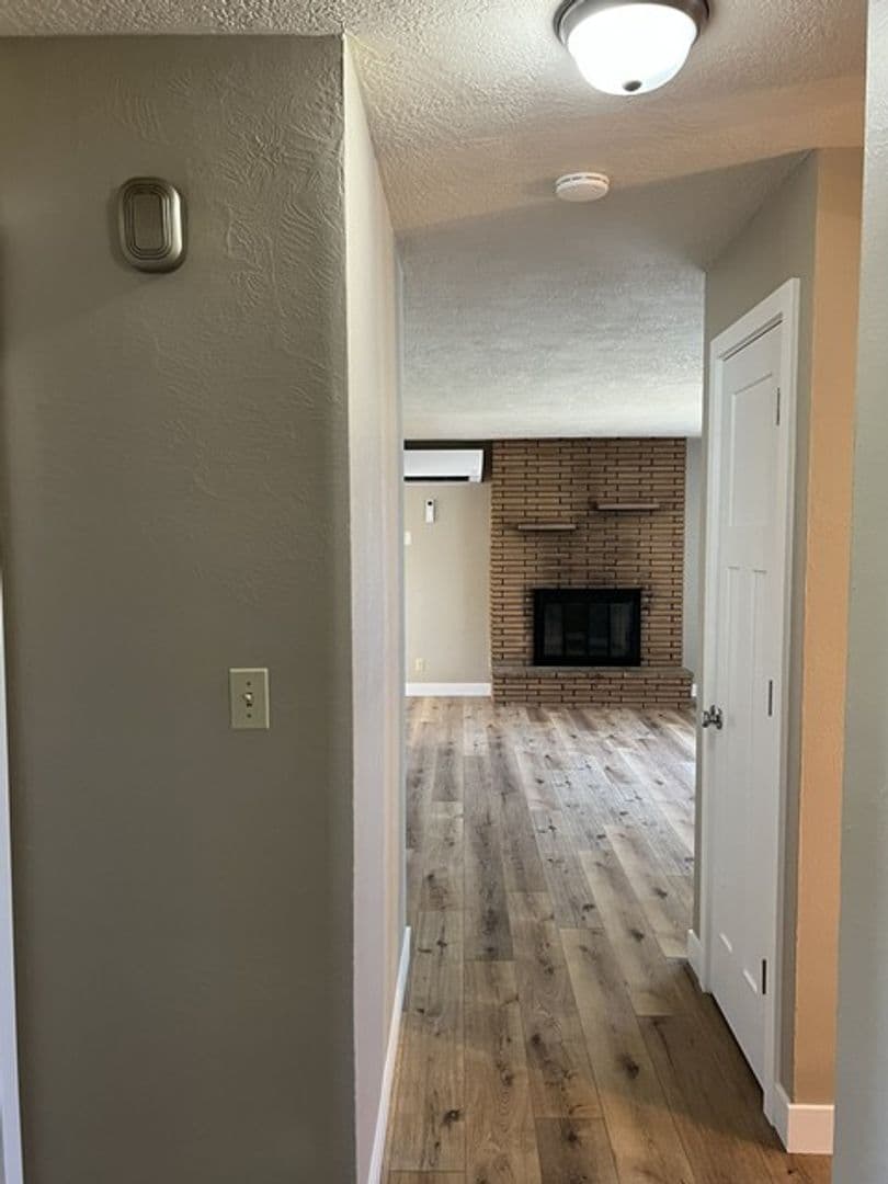Keizer House: 4710 12th Ave NE