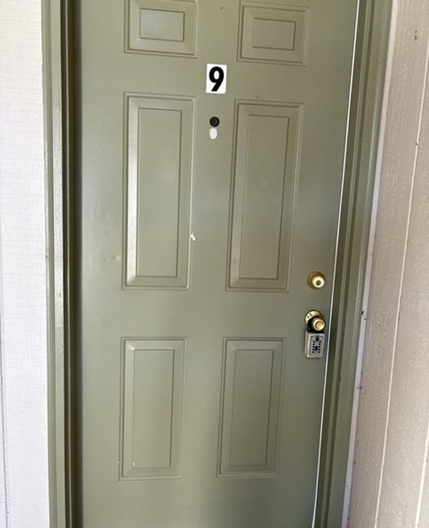 Stayton Apartment: 384-386 N 4th Ave