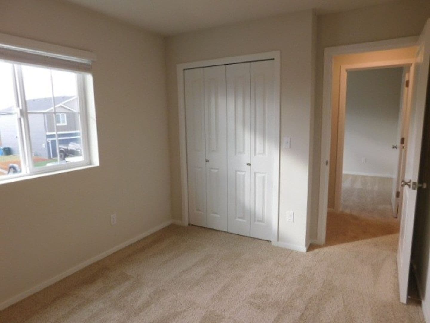 Salem House: 4737 Navigation Ave NE