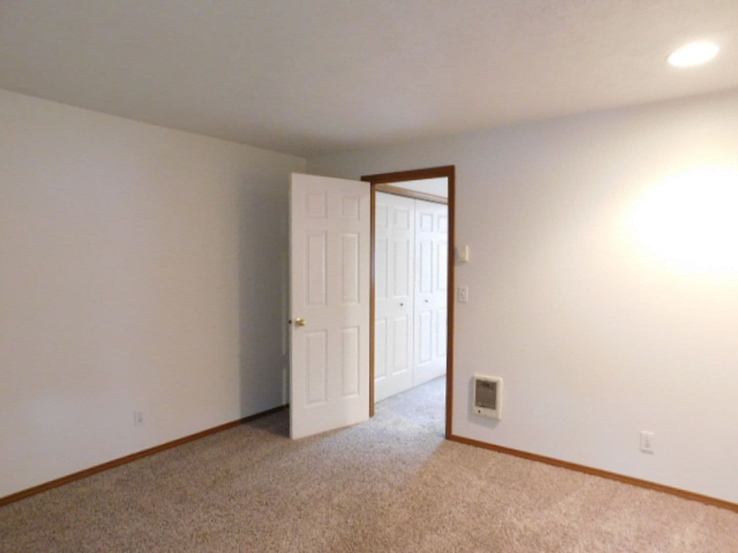 Keizer Apartment: 181 & 183 Delta Ct N