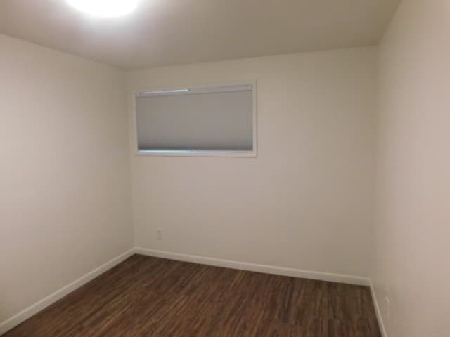 Monmouth Apartment: 351 Clay St E