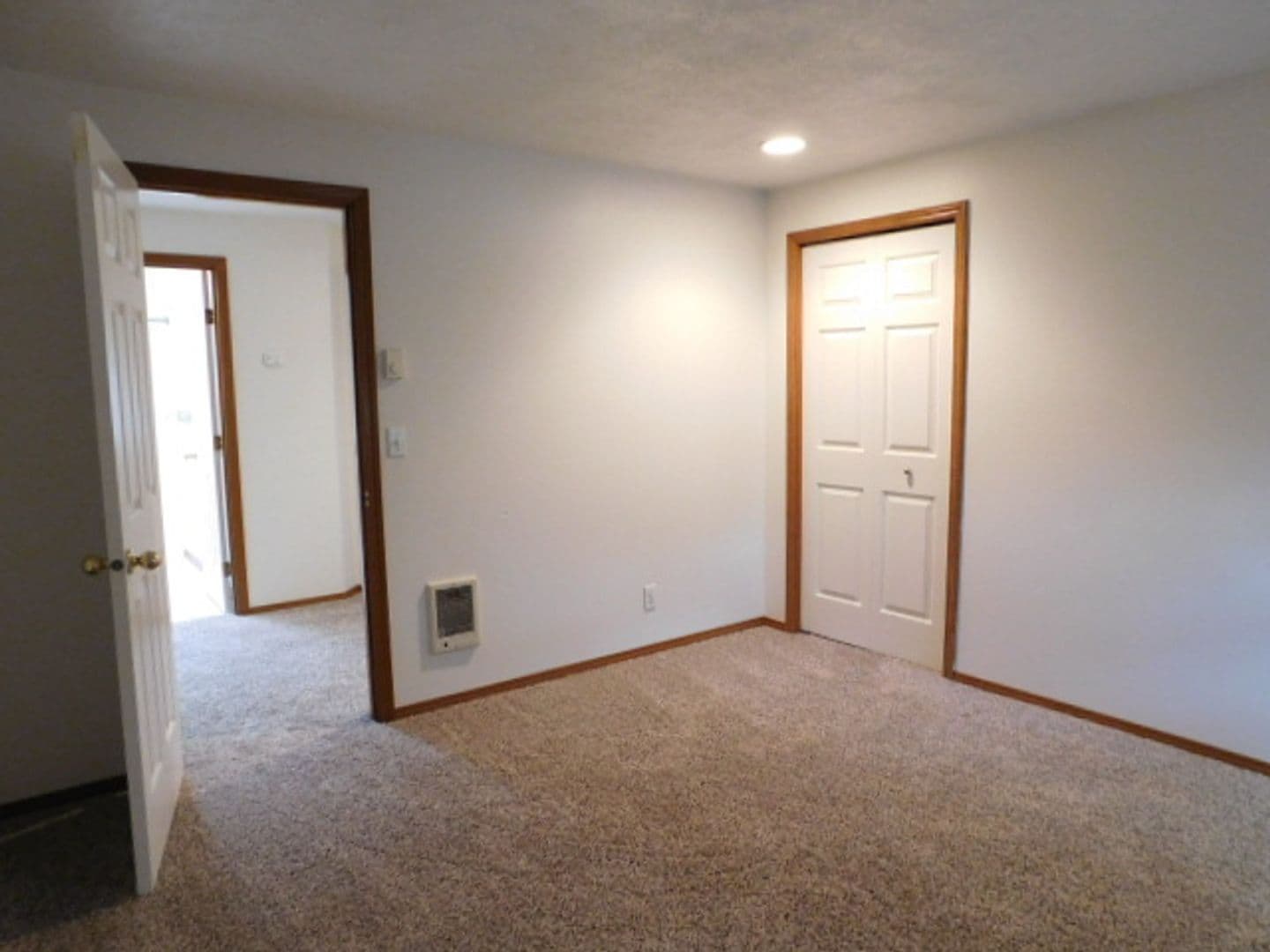 Keizer Apartment: 181 & 183 Delta Ct N