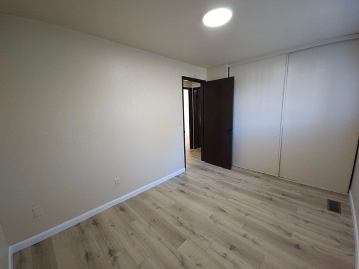 Salem Apartment: 2540-2594 Lee St SE