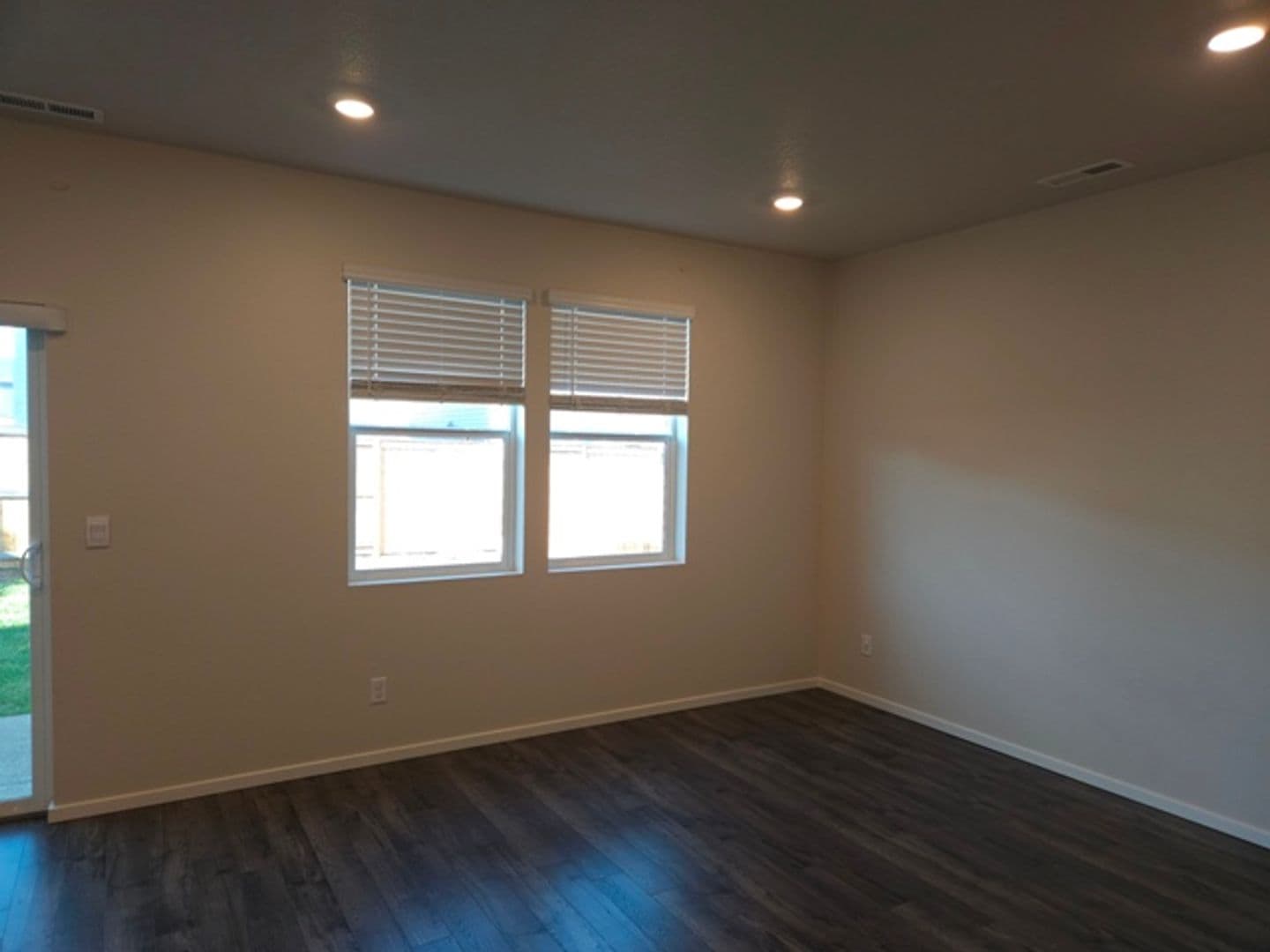 Salem House: 4817 Thyme Ave NE