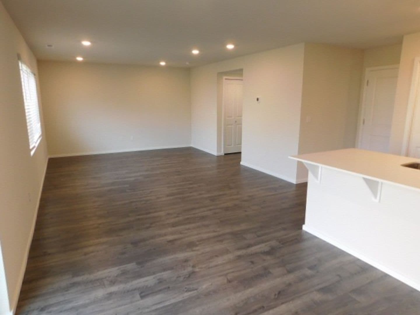 Salem House: 4737 Navigation Ave NE