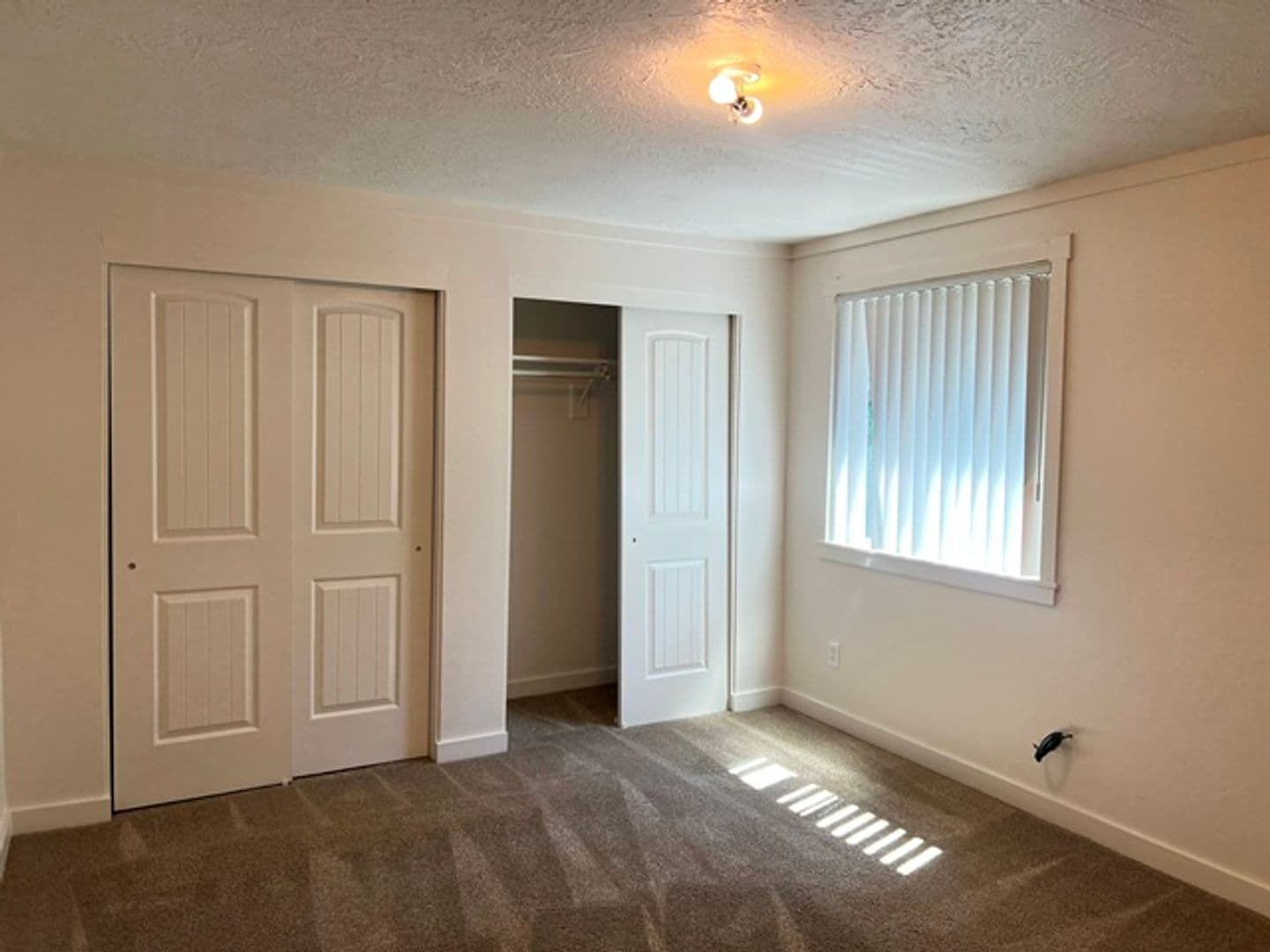 Stayton House: 1274 E Santiam St