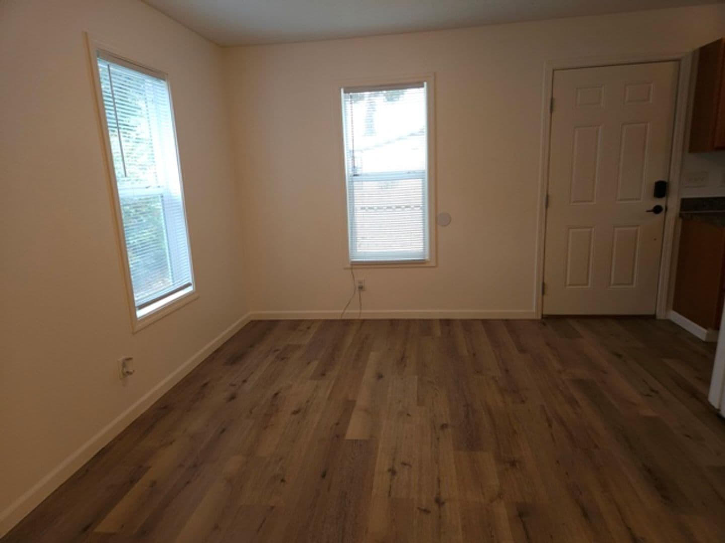 Salem Apartment: 585 Richmond Ave SE