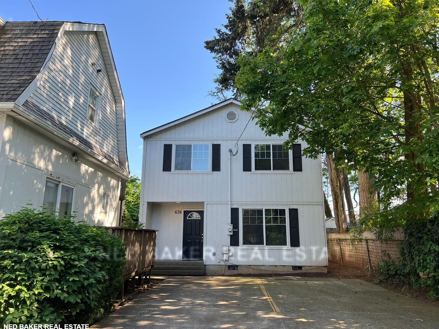 Salem Apartment: 620-636 Browning Ave S