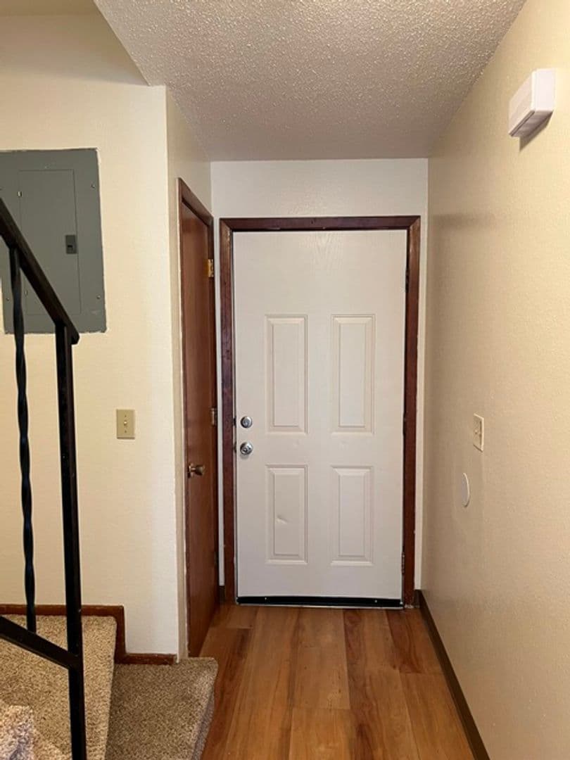 Salem Townhome: 251-263 Miller St S