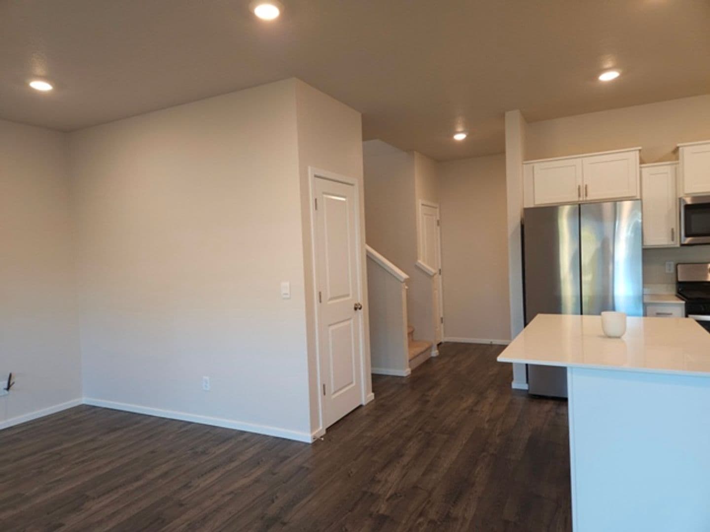 Salem House: 4817 Thyme Ave NE