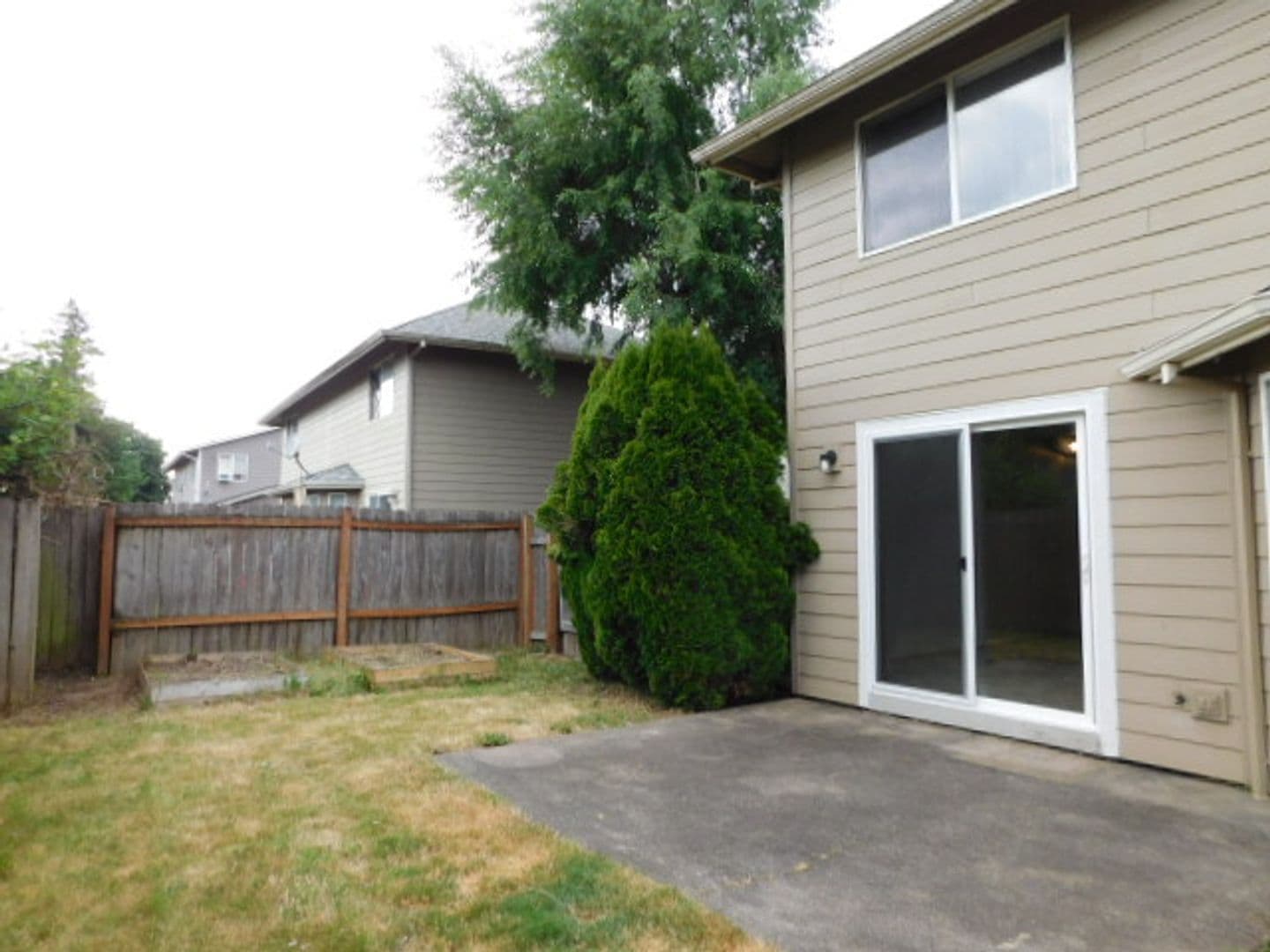 Keizer Apartment: 181 & 183 Delta Ct N