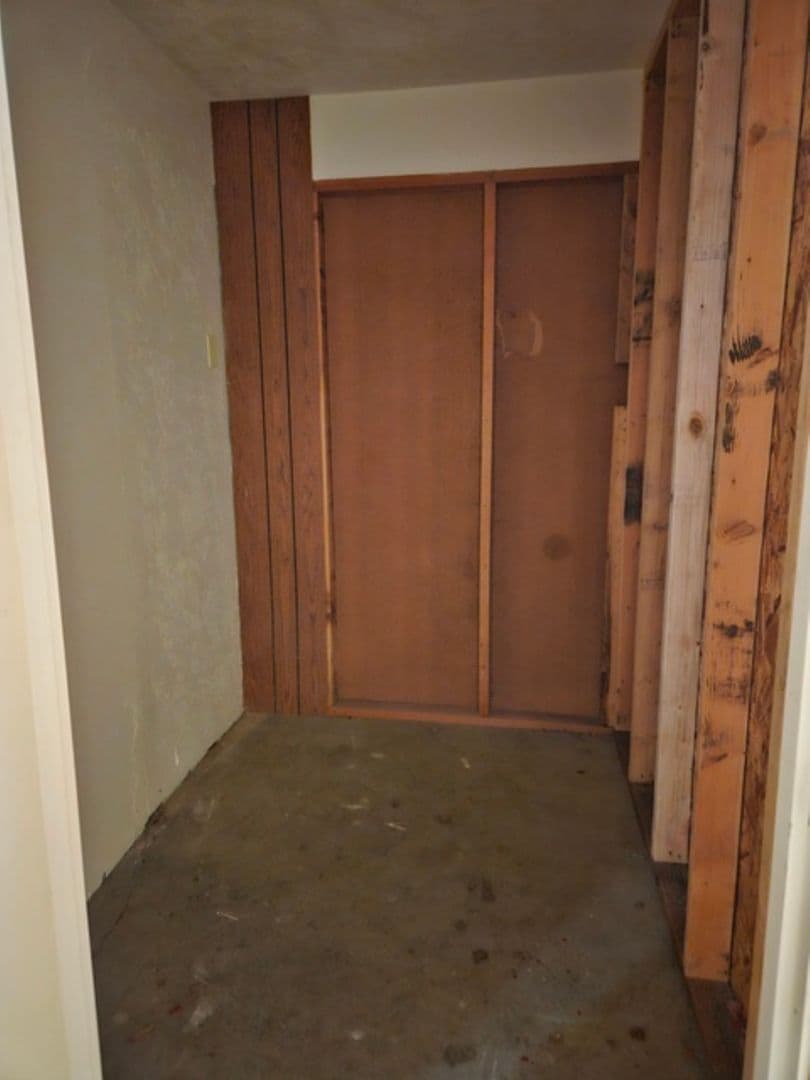 Stayton Apartment: 1125 Wyatt Ave