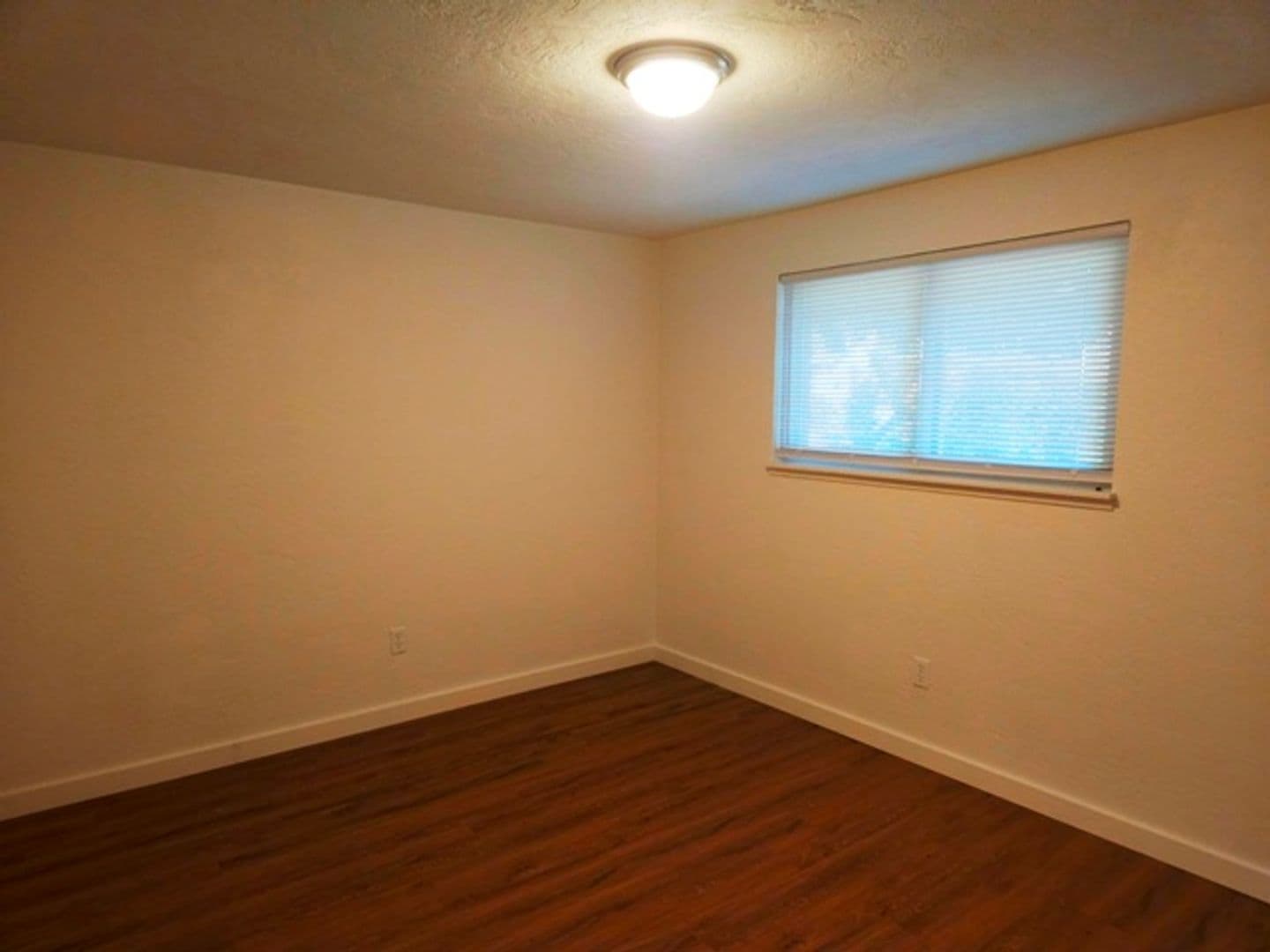 Salem Apartment: 263/267 20th St SE
