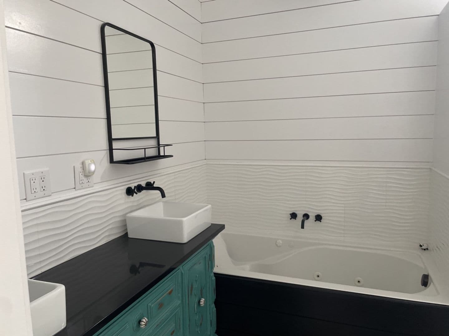 Keizer House: 4934 Elizabeth St N