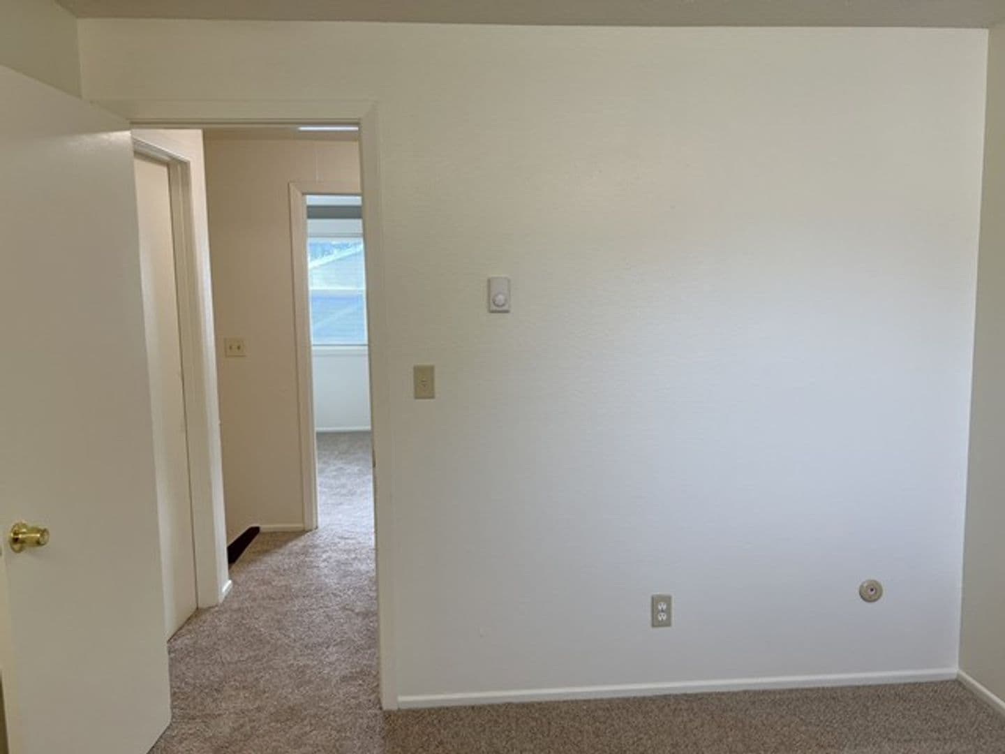 Salem Townhome: 251-263 Miller St S