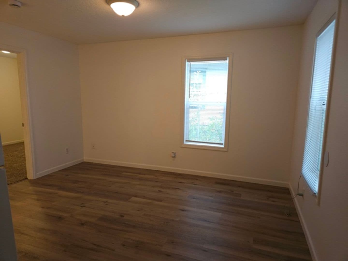 Salem Apartment: 585 Richmond Ave SE
