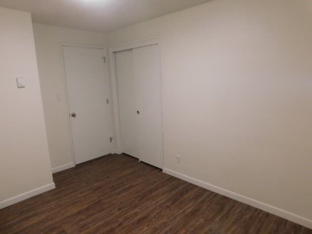 Monmouth Apartment: 351 Clay St E