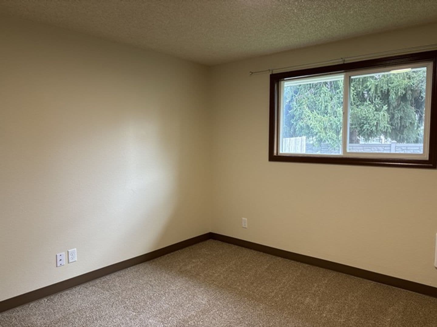 Salem Apartment: 4314-4388 State St