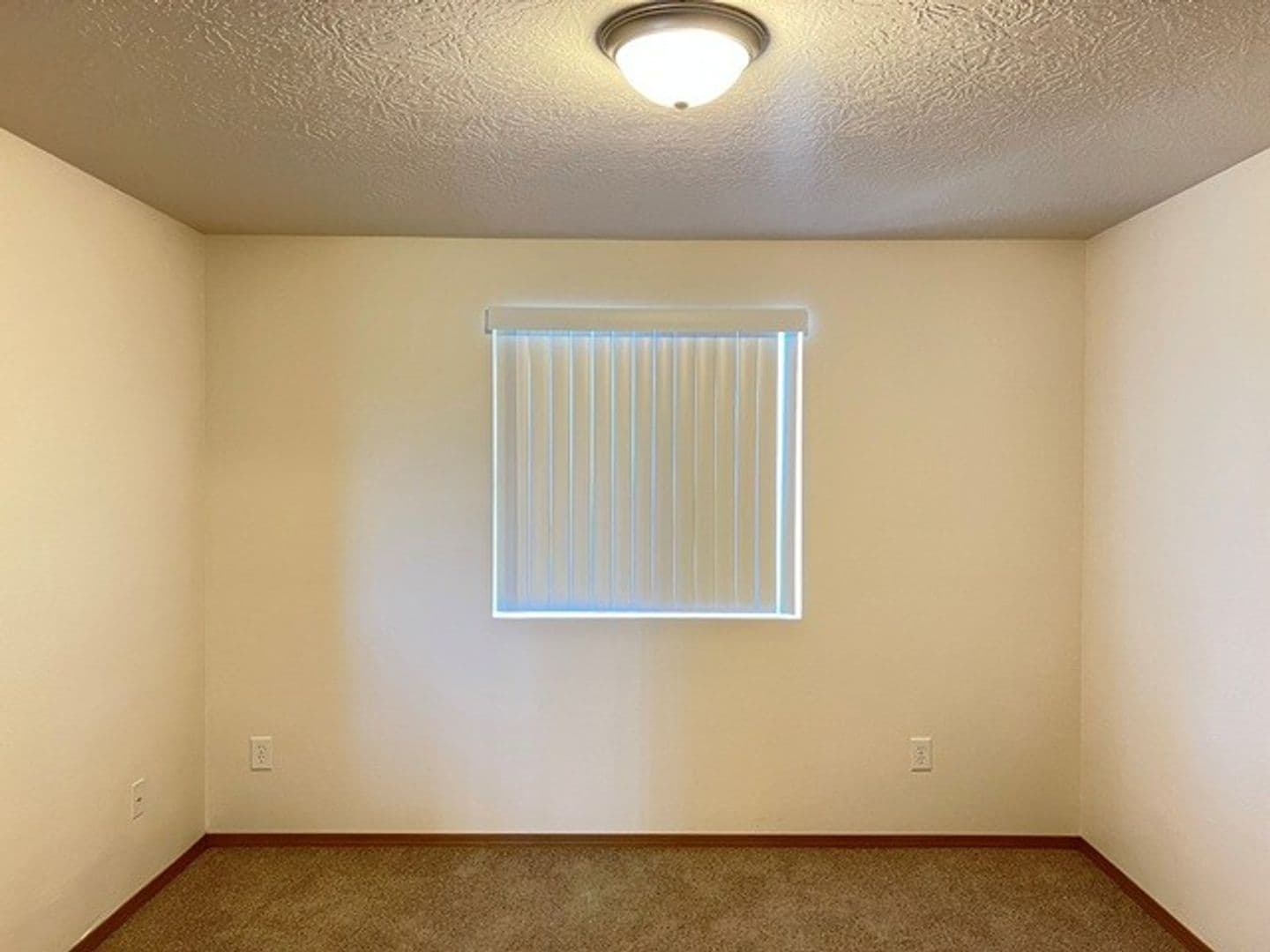 Aumsville Apartment: 425-449 N 1st St
