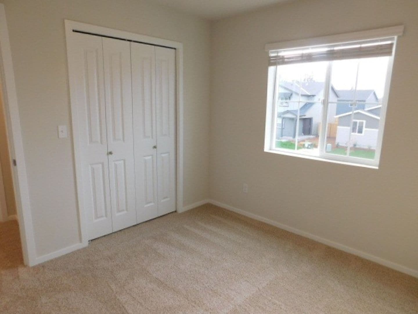 Salem House: 4737 Navigation Ave NE