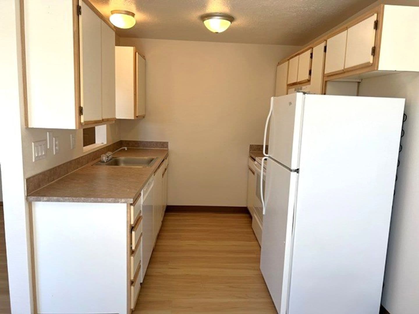 Aumsville Apartment: 425-449 N 1st St