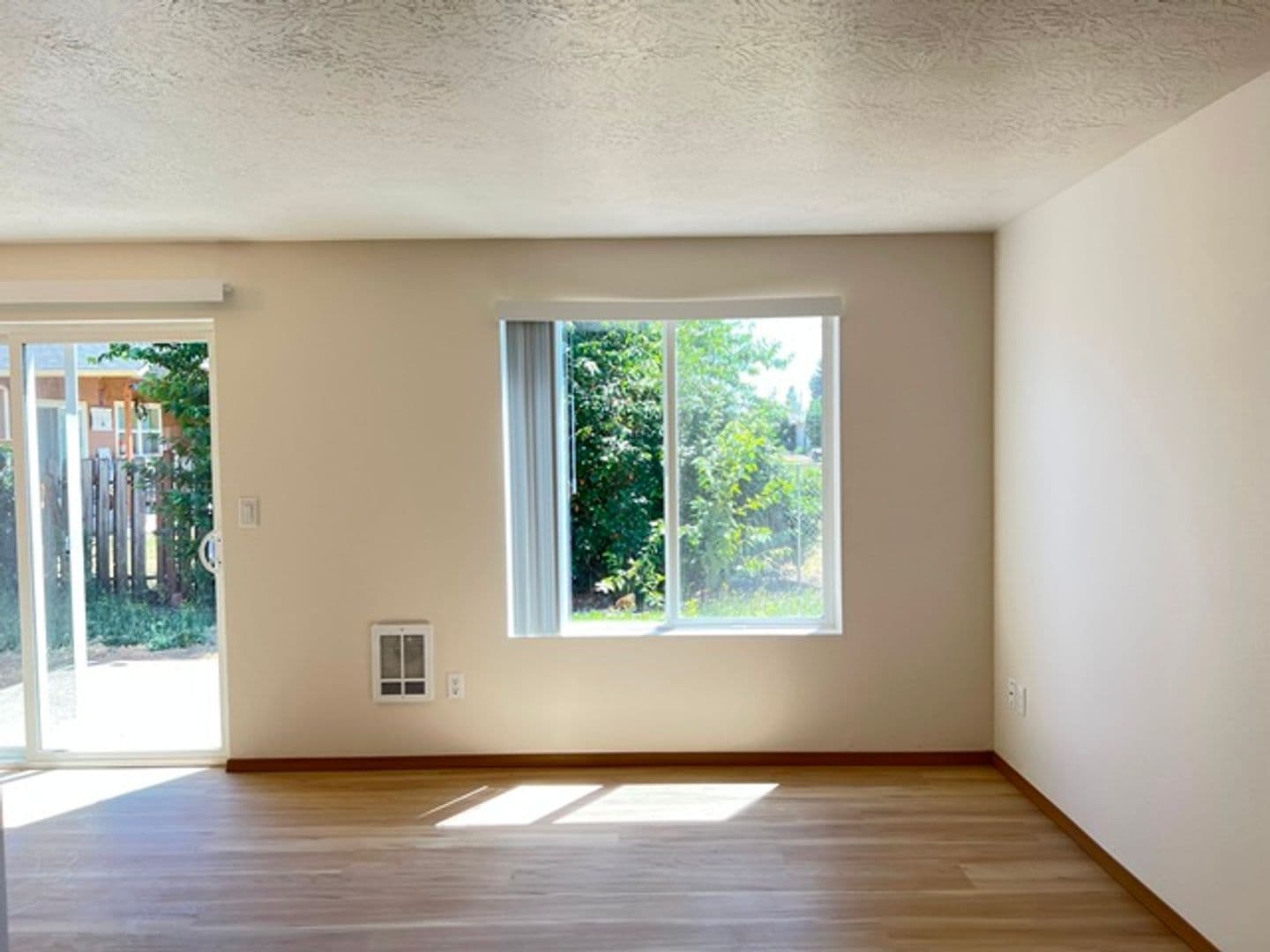 Aumsville Apartment: 425-449 N 1st St