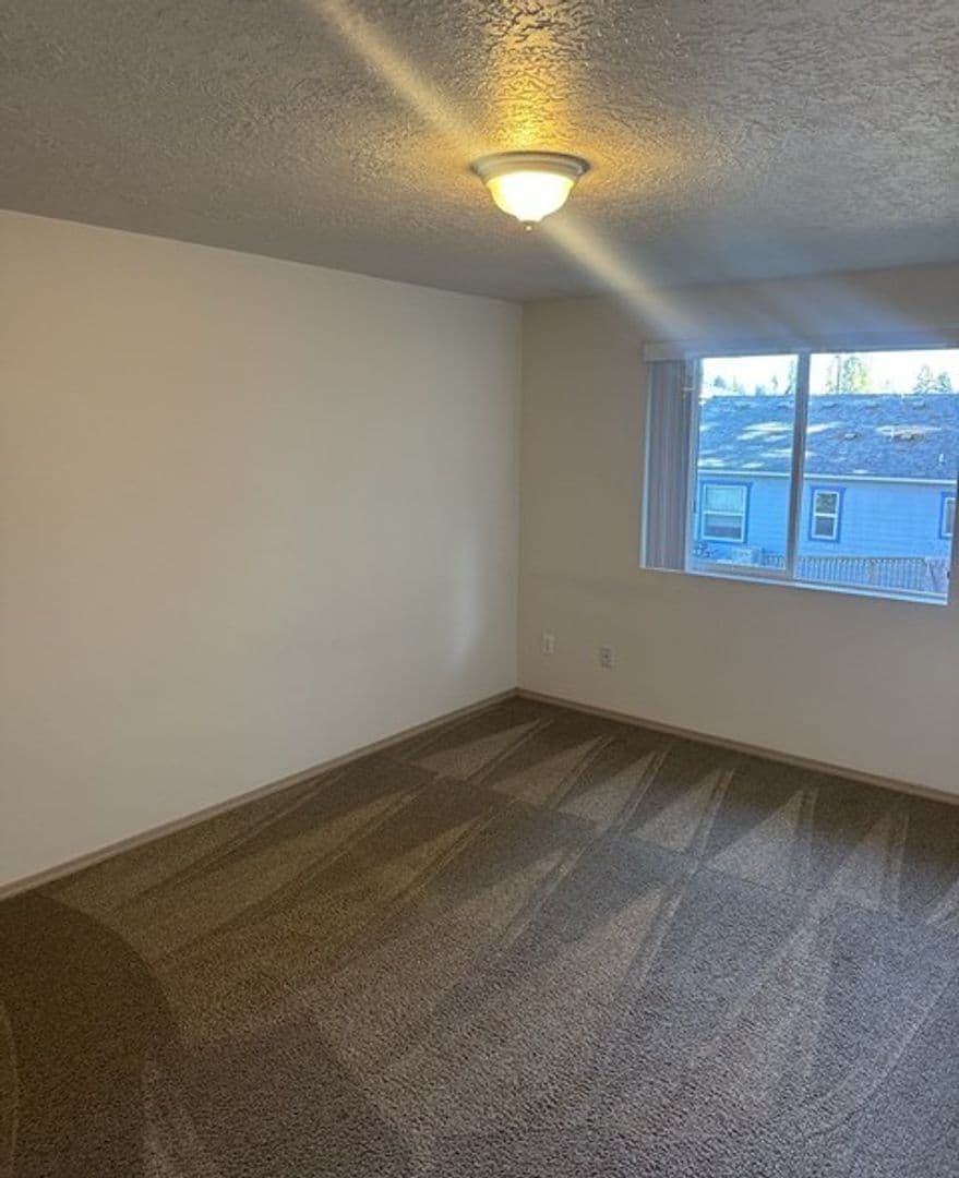 Stayton Apartment: 1330-1336 W Locust St
