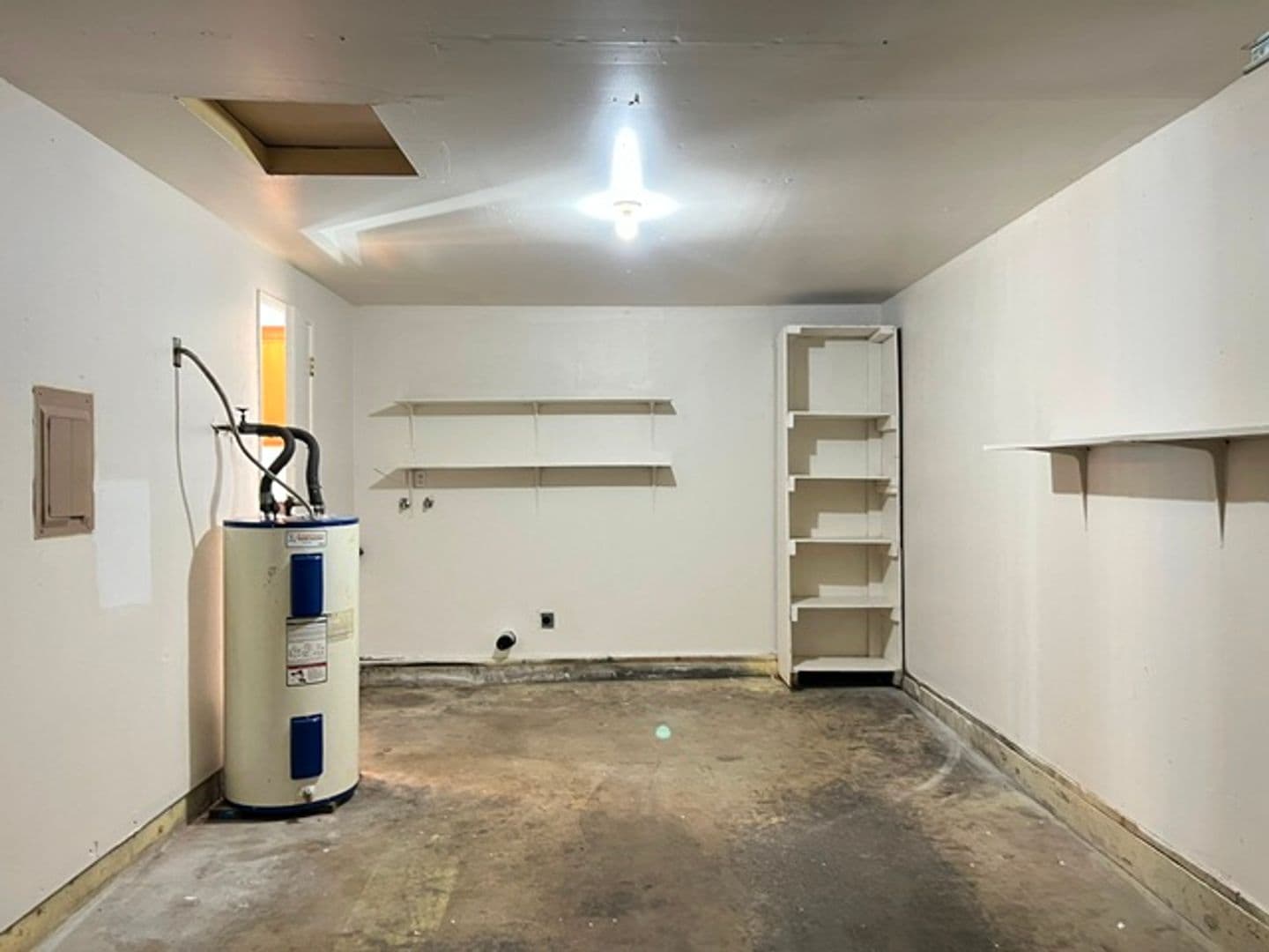 Stayton House: 1288 E Santiam St