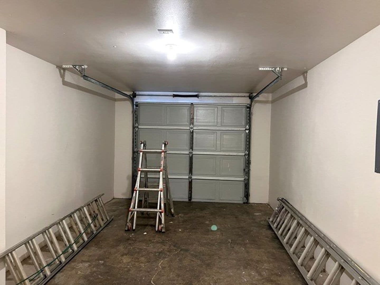 Aumsville Apartment: 425-449 N 1st St