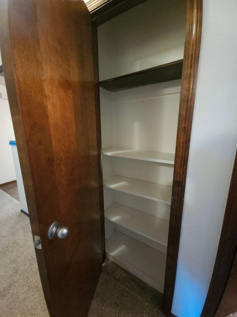 Salem House: 489 Wormwood St SE