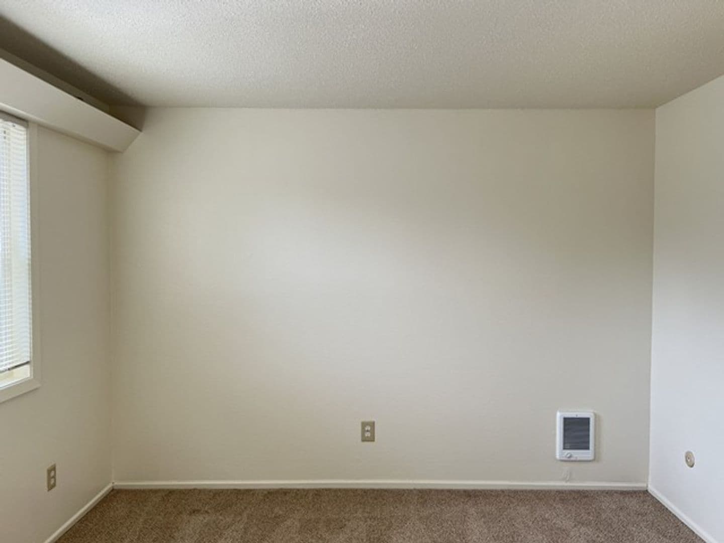 Salem Townhome: 251-263 Miller St S