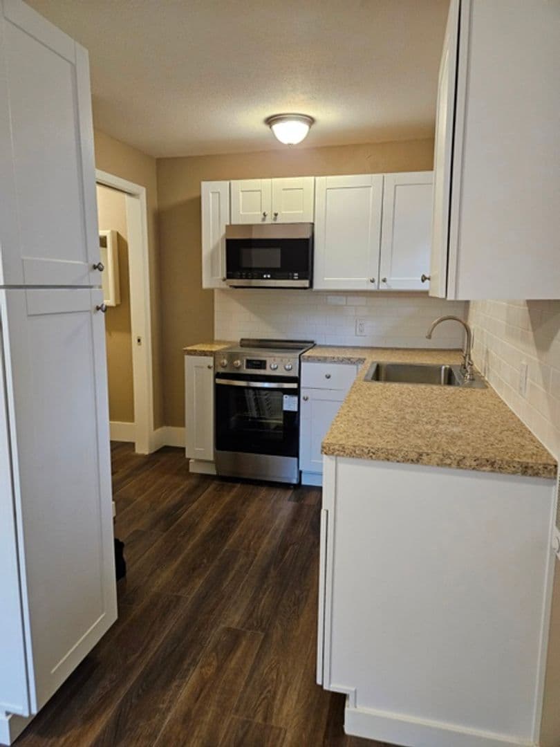 Keizer Apartment: 1731 Wildwood Pl NE