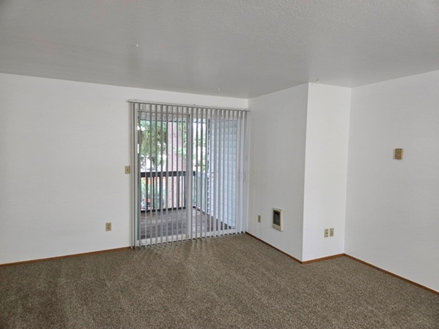Salem Apartment: 1415 Lancaster Dr NE