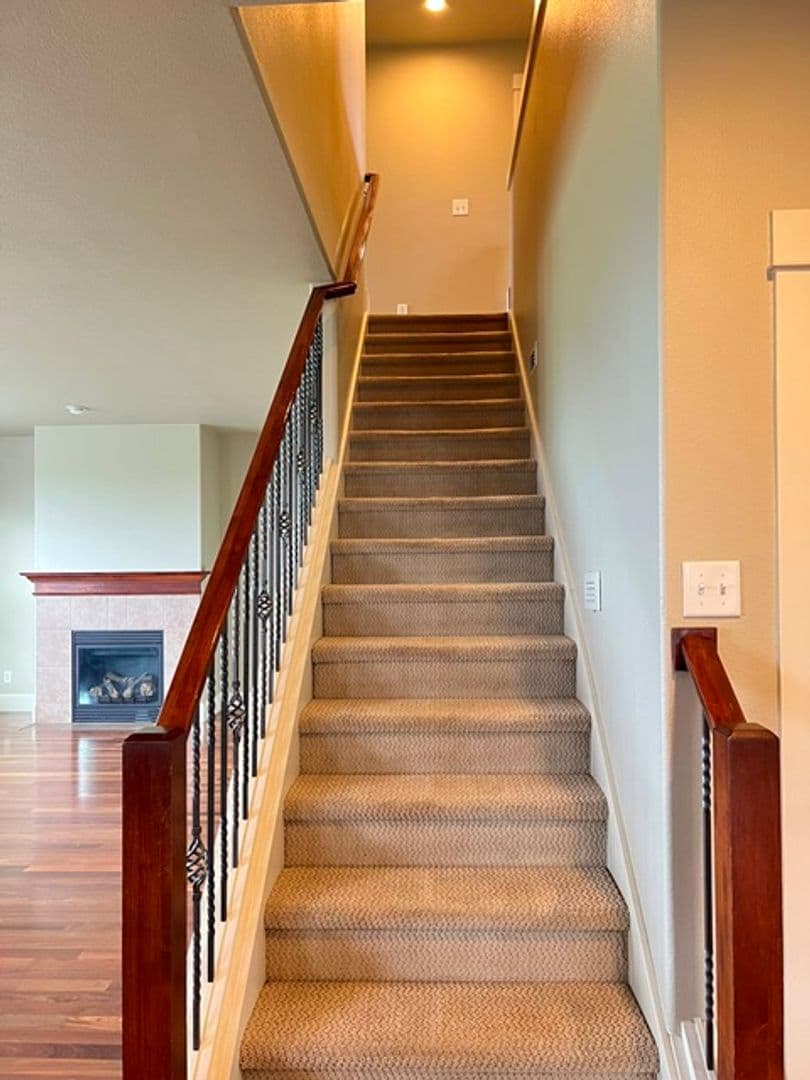 Salem House: 2710 Eagles Eye Ave NW