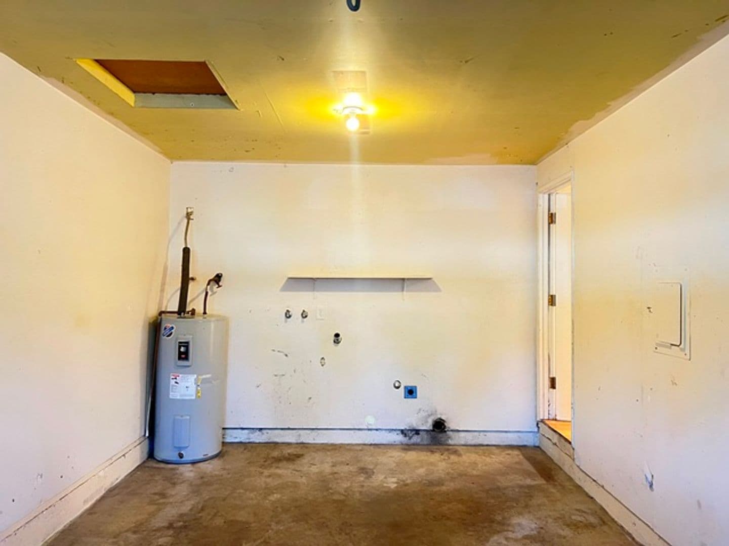 Stayton House: 1274 E Santiam St