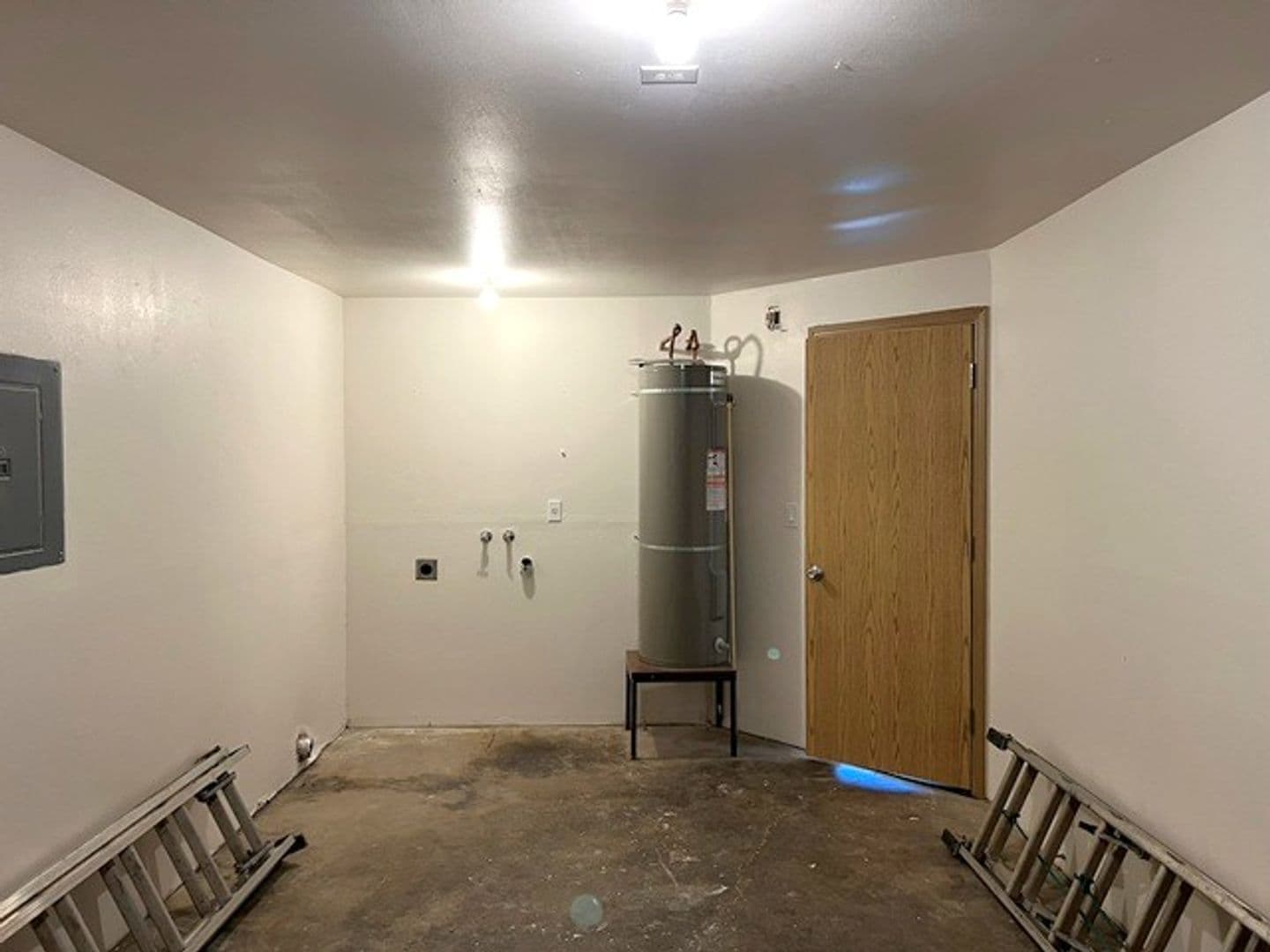 Aumsville Apartment: 425-449 N 1st St